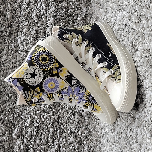 Converse Shoes - Converse High Top Brand new